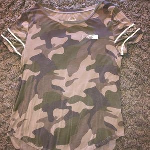 Size L super soft camo Hollister T